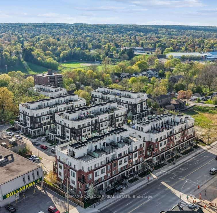 600 Alex Gardner Circle #116, Aurora, ON L4G 3G5