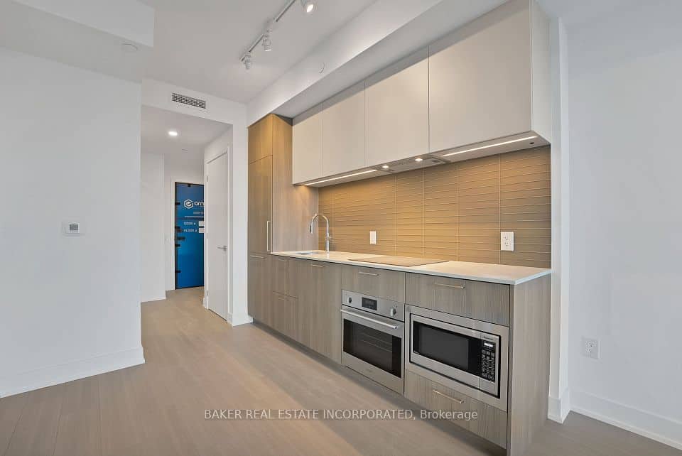 36 Olive Avenue, Toronto
