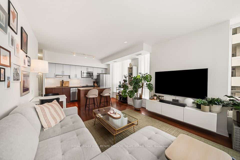 83 Redpath Residences, Toronto