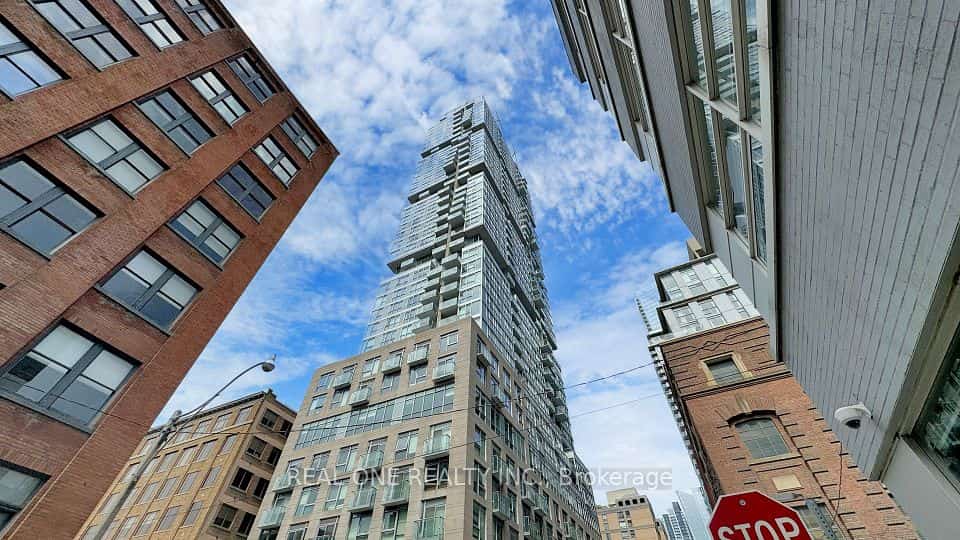 30 Nelson Street #3002, Toronto, ON M5V 0H5