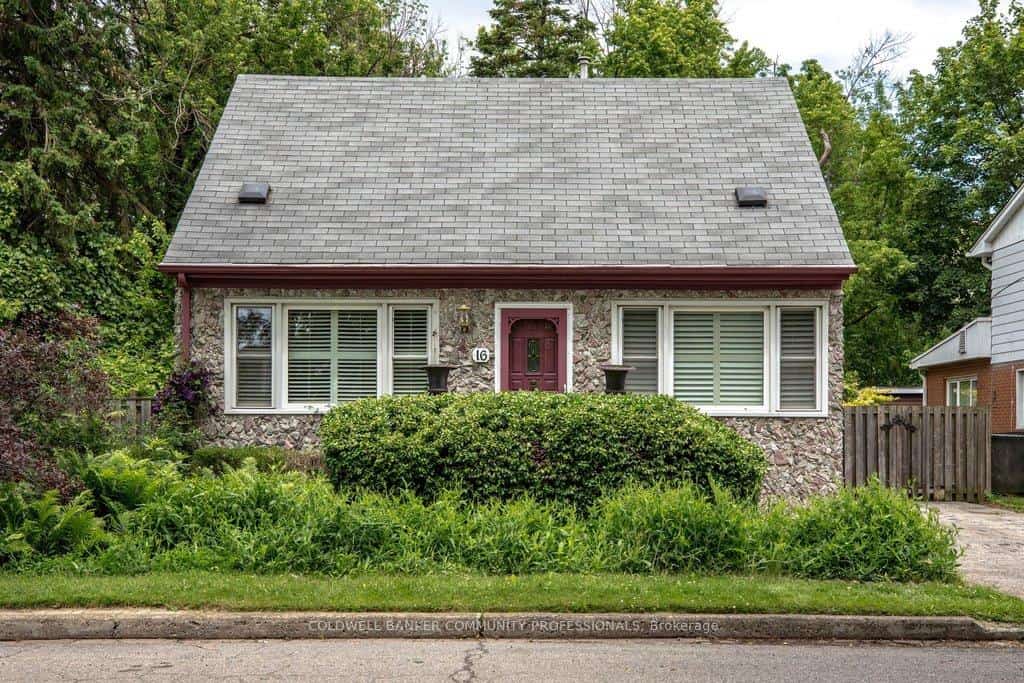 16 Sussex Street, Hamilton, ON L8S 2E1
