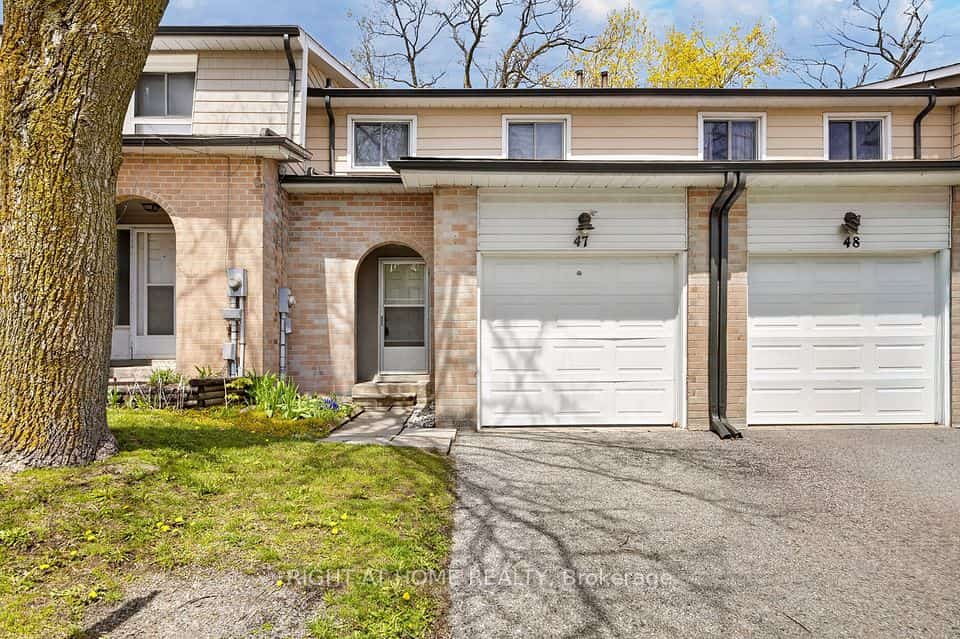 2 BERNICK Drive #47, Barrie, ON L4M 5K4