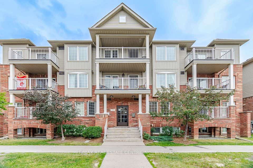 153 Isaac Devins Boulevard #2, Toronto, ON M9M 0C5