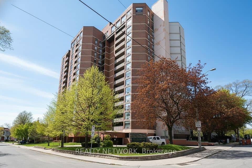 222 Jackson Street W, Hamilton