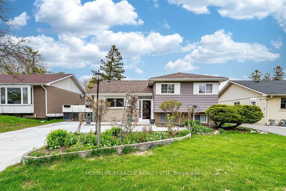 53 WINDERMERE Court, Brampton, ON L6X 2L5
