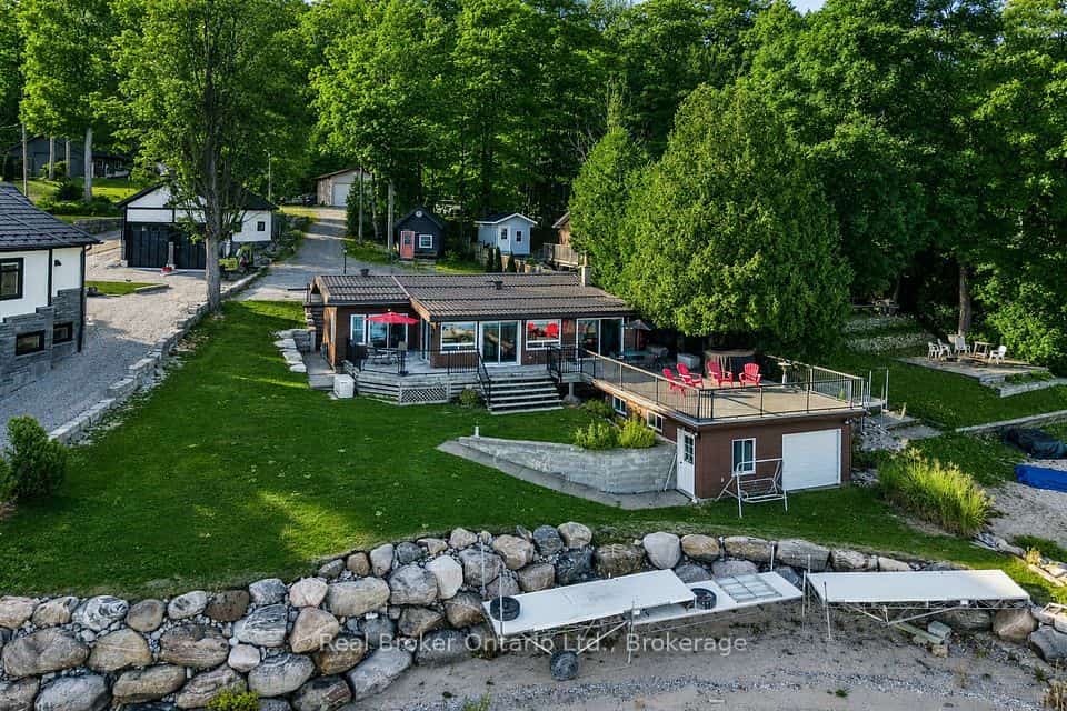 417 Pheasant Lane, Midland, ON L4R 5H3