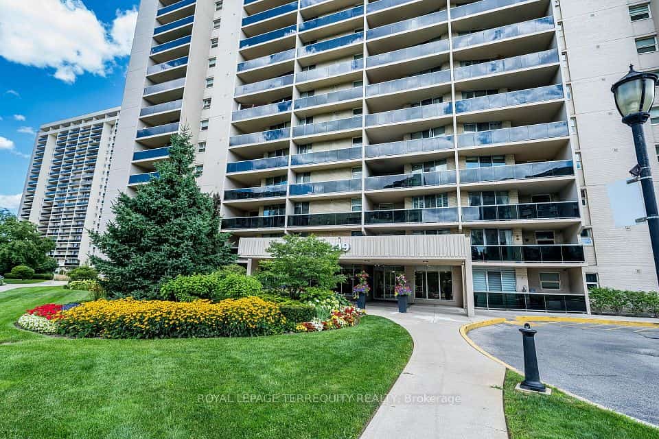 Millgate Manor, Toronto