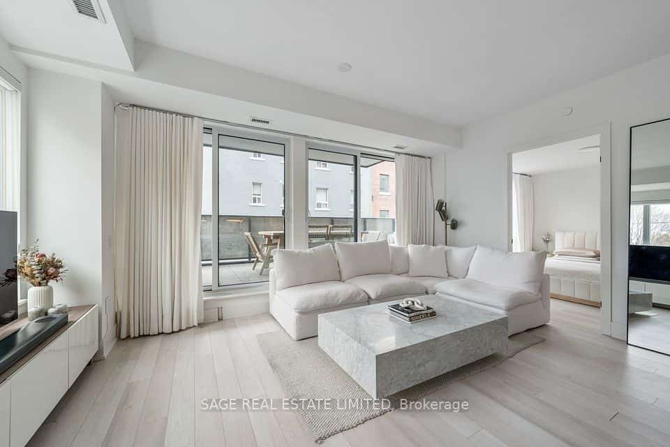 1888 Queen Street E #206, Toronto, ON M4L 1H3