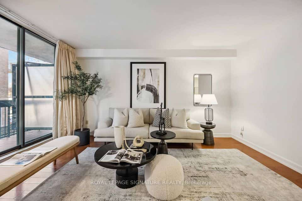 212 St. George Street #201, Toronto, ON M5R 2N5