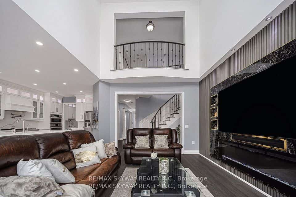 44 Eaglesprings Crescent, Brampton, ON L6P 2W2