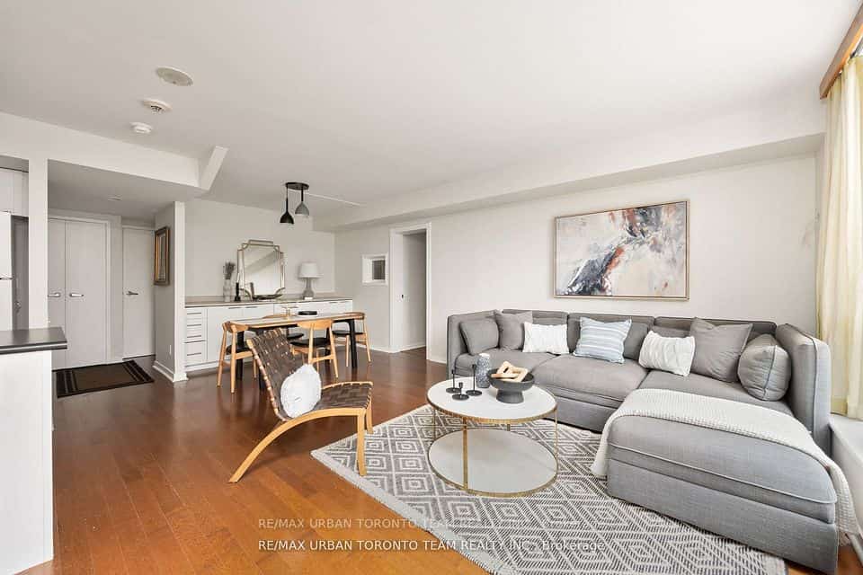 75 Dalhousie Street, Toronto, ON M5B 2R9