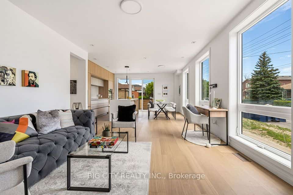 276 Lanor Avenue #1, Toronto, ON M8W 2P9