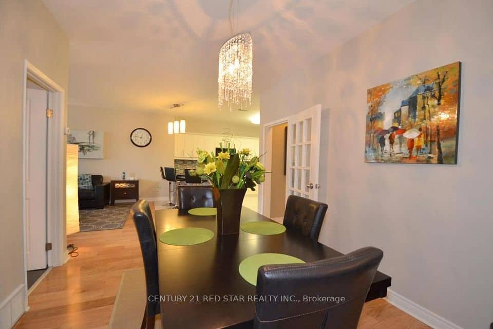 630 Main Street E, Hamilton