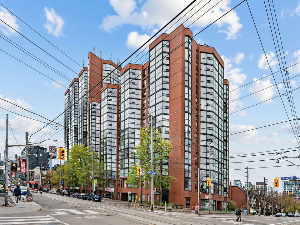 725 King Street W #303, Toronto, ON M5V 2W9