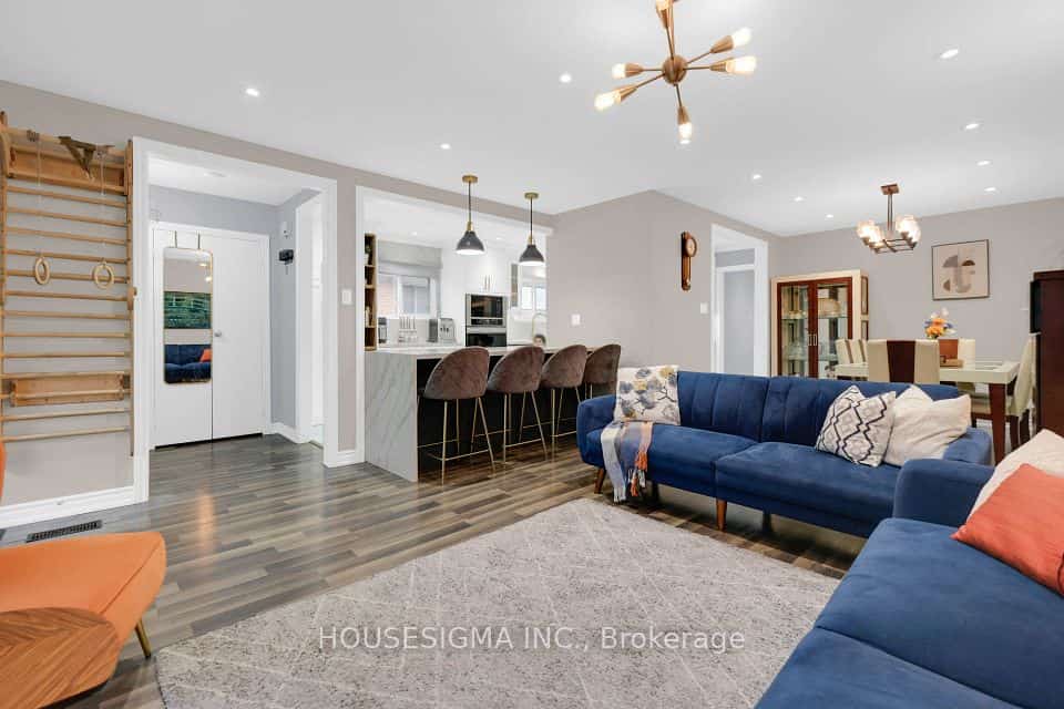 2663 Hortense Road, Mississauga, ON L5L 1V6