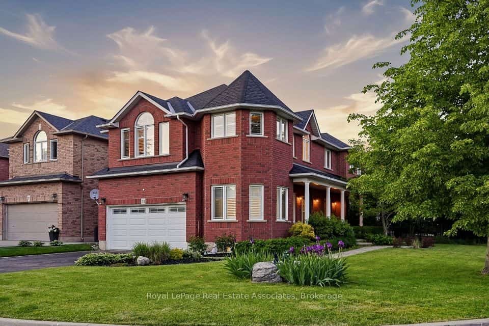 31 Commando Court, Hamilton, ON L8B 0J6