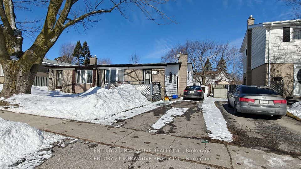 748 Krosno Boulevard, Pickering, ON L1W 1G3
