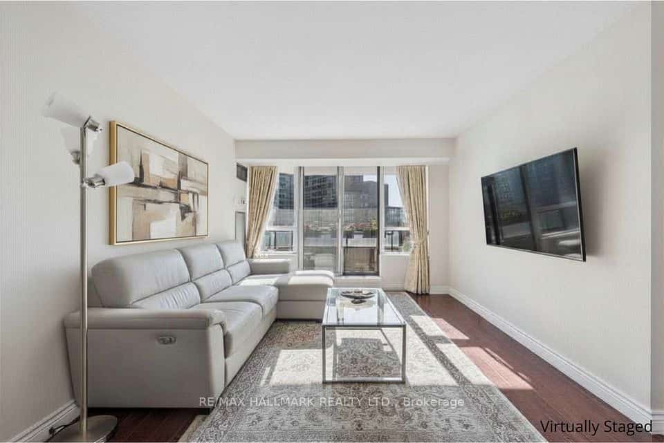 81 Townsgate Drive #512, Vaughan, ON L4J 8E6