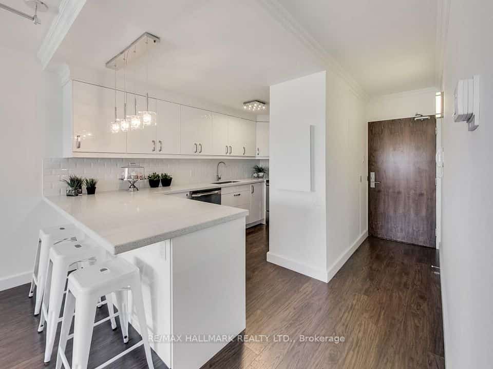 914 Yonge Street #1509, Toronto, ON M4W 3C8