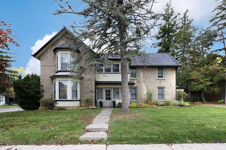 18-20 Reuben Street #18, Aurora, ON L4G 2M2