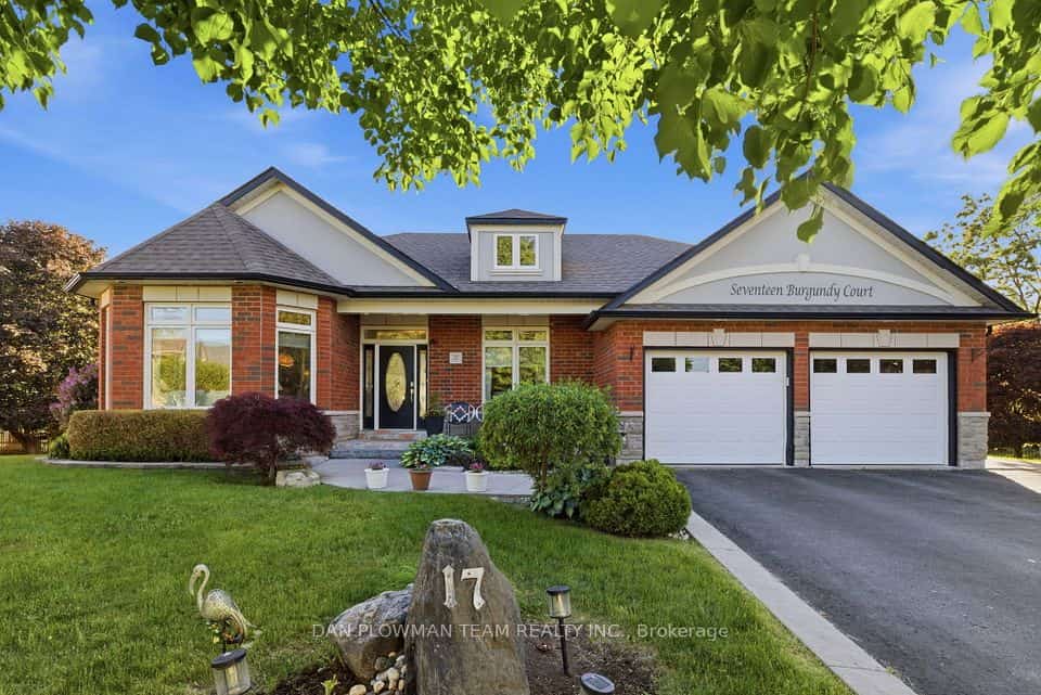 17 Burgundy Court, Whitby, ON L1R 3H7