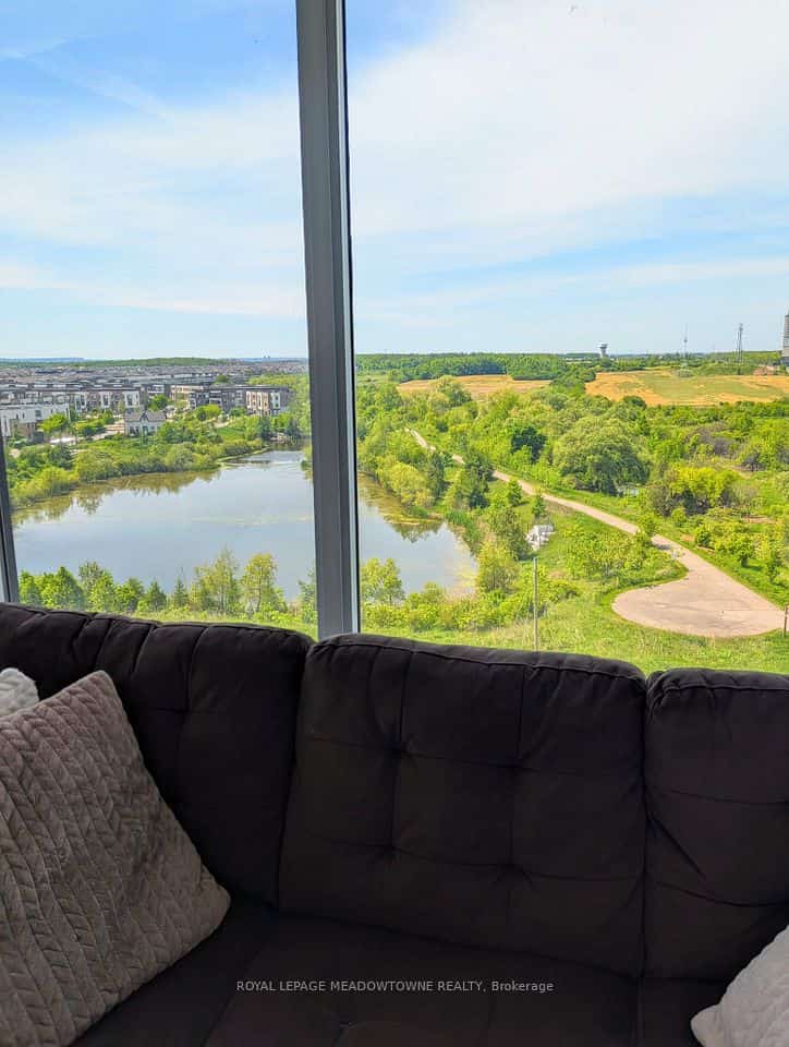 2489 Taunton Road #714, Oakville, ON L6H 3R9