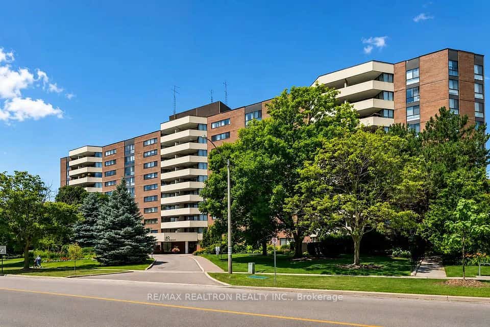 40 Baif Boulevard S #506, Richmond Hill, ON L4C 5M9