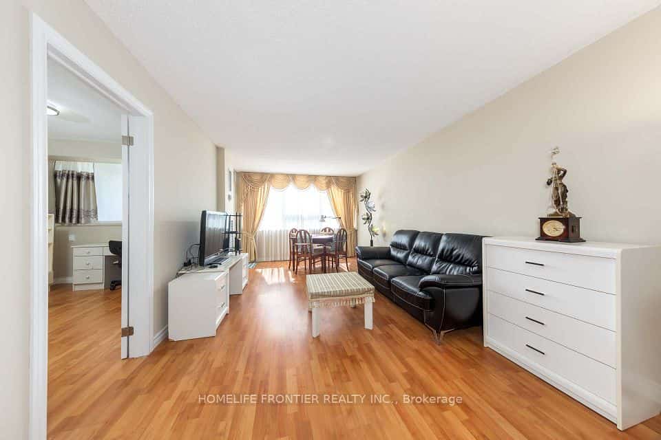 45 Silver Springs Boulevard #706, Toronto, ON M1V 1R2