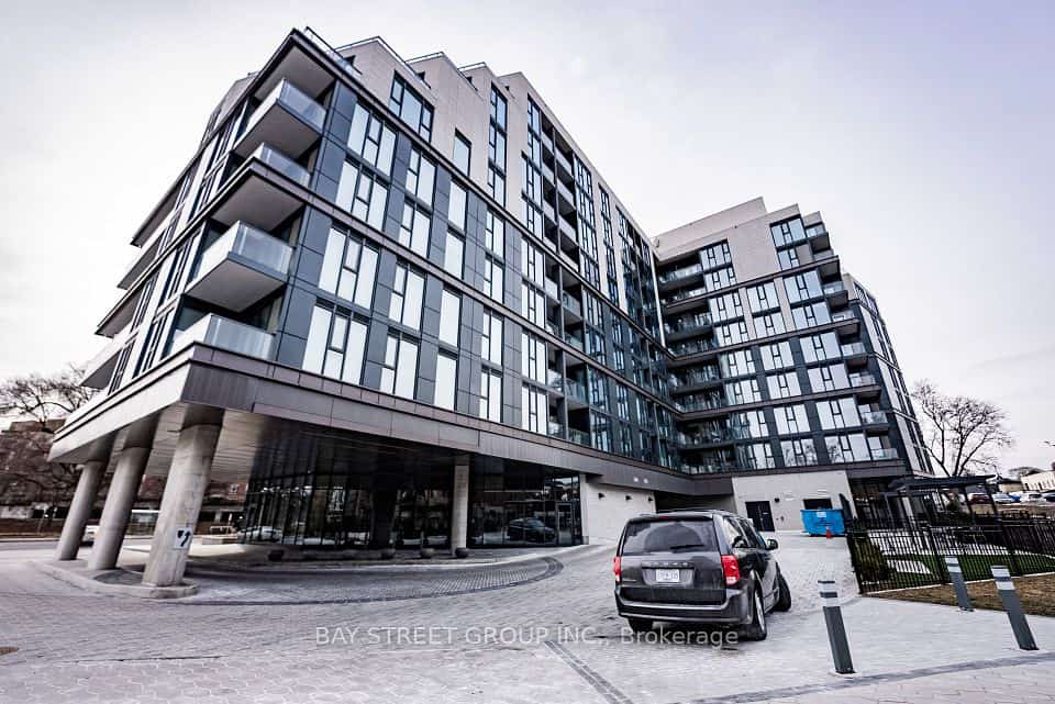 250 Lawrence Avenue W #526, Toronto, ON M5M 1B2