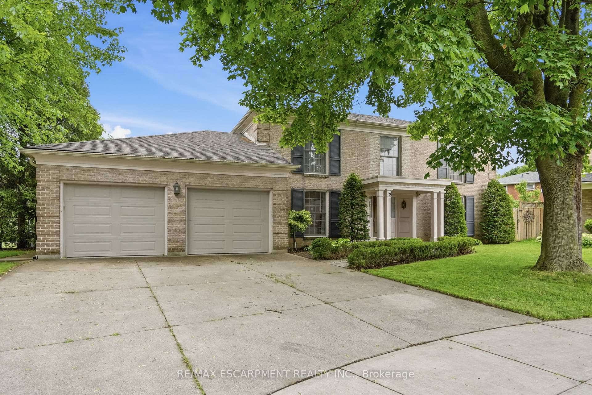19 Verdun Court, Hamilton, ON L9C 5W9