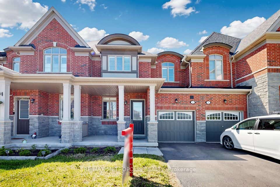 9 Caton Lane, Ajax, ON L1T 0P8
