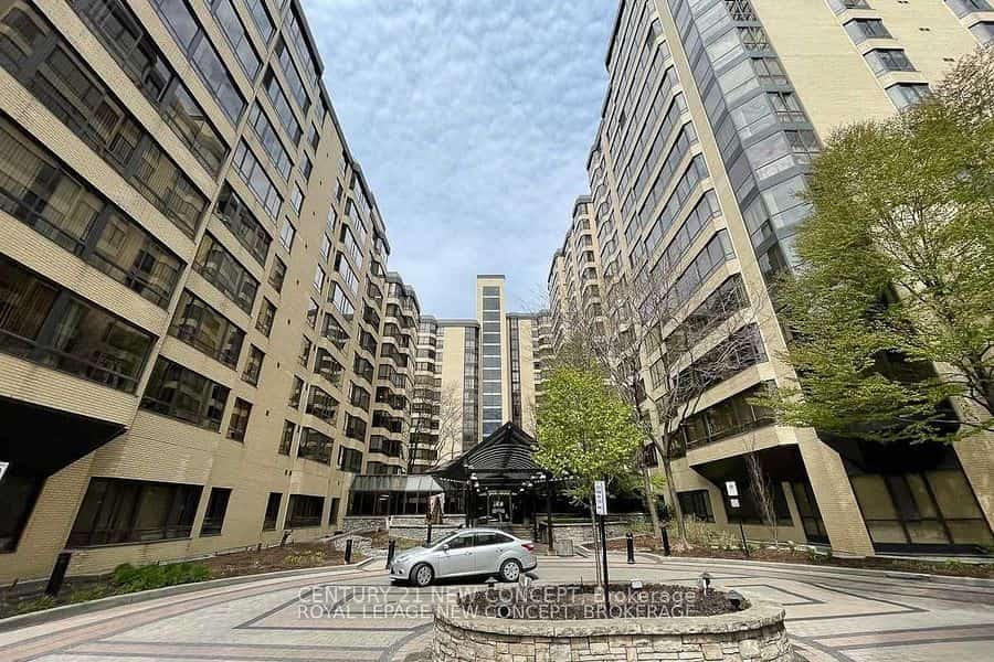 195 St Patrick Street #PH4B, Toronto, ON M5T 2Y8