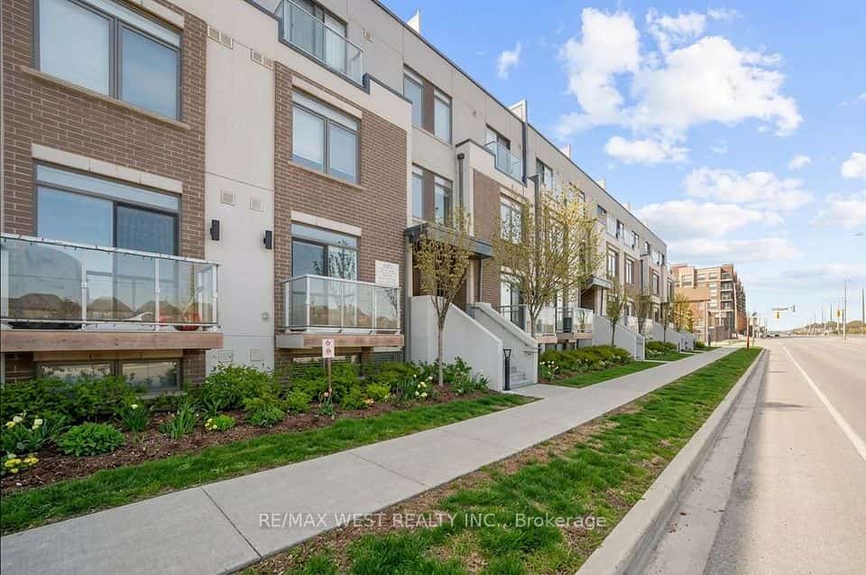 3078 Sixth Line #321, Oakville, ON L6M 1P8