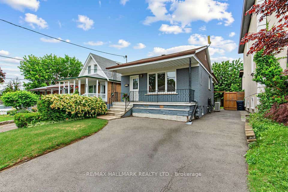66 Holmstead Avenue, Toronto, ON M4B 1T2