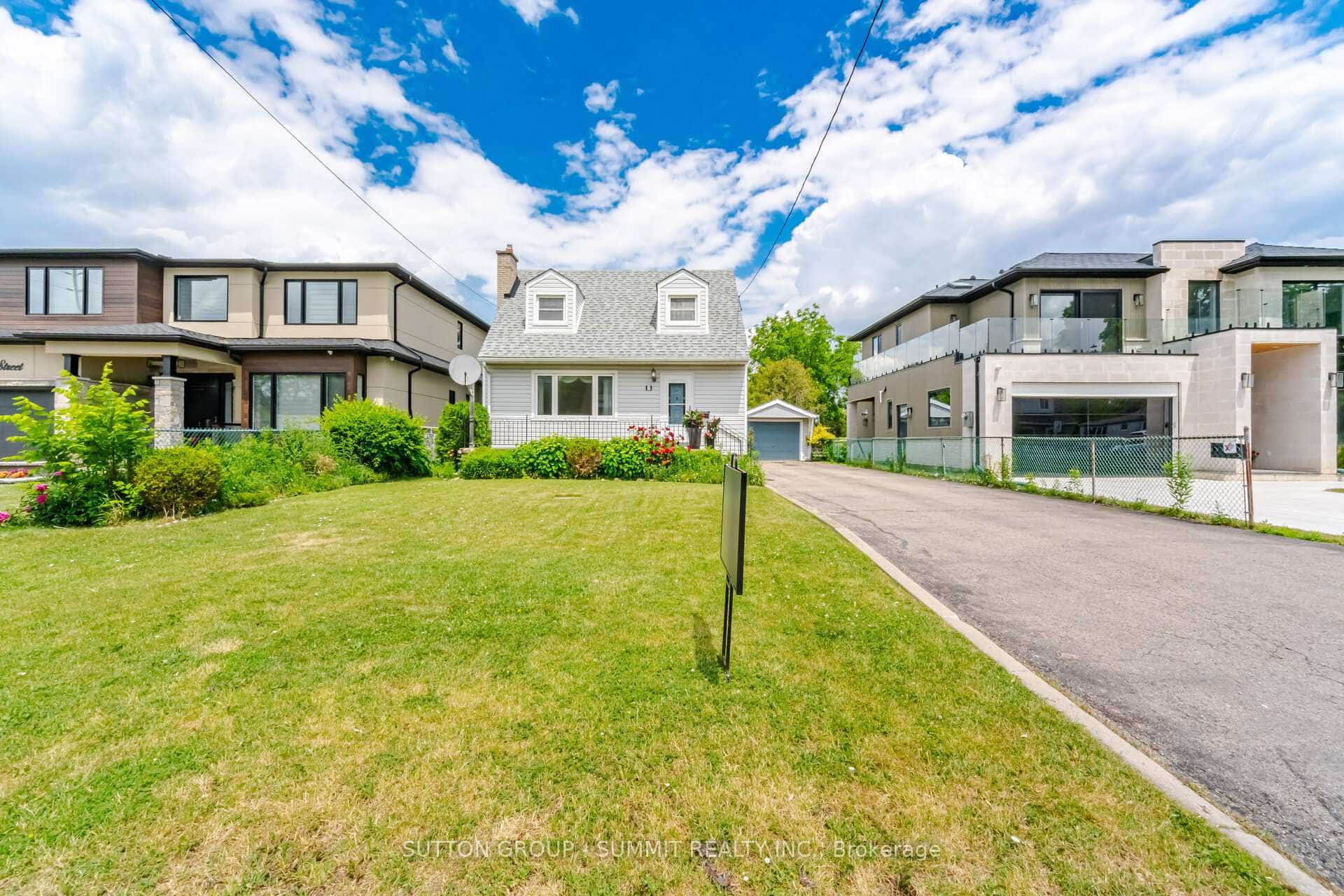 7 Earl Street, Mississauga, ON L5M 1N6