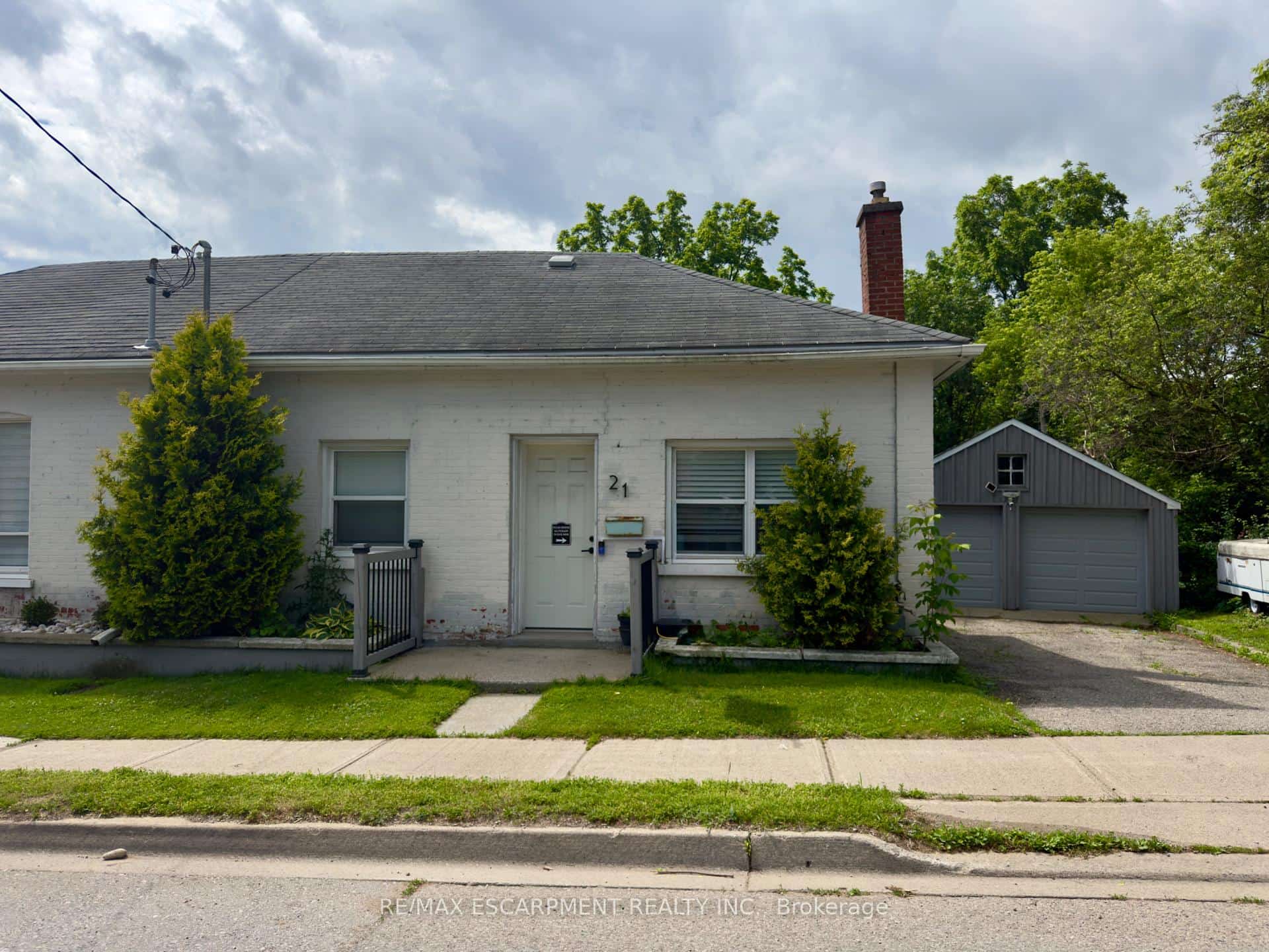 21 Cedar Street, Cambridge, ON N1S 1T8
