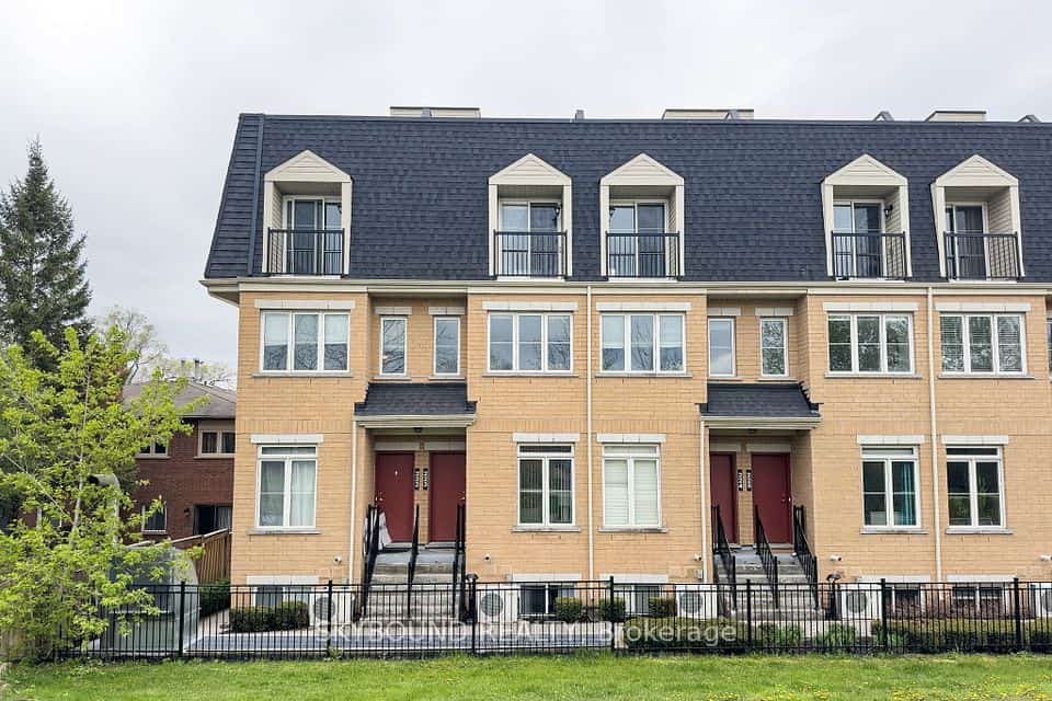 380 Hopewell Avenue #223, Toronto, ON M6E 2S2