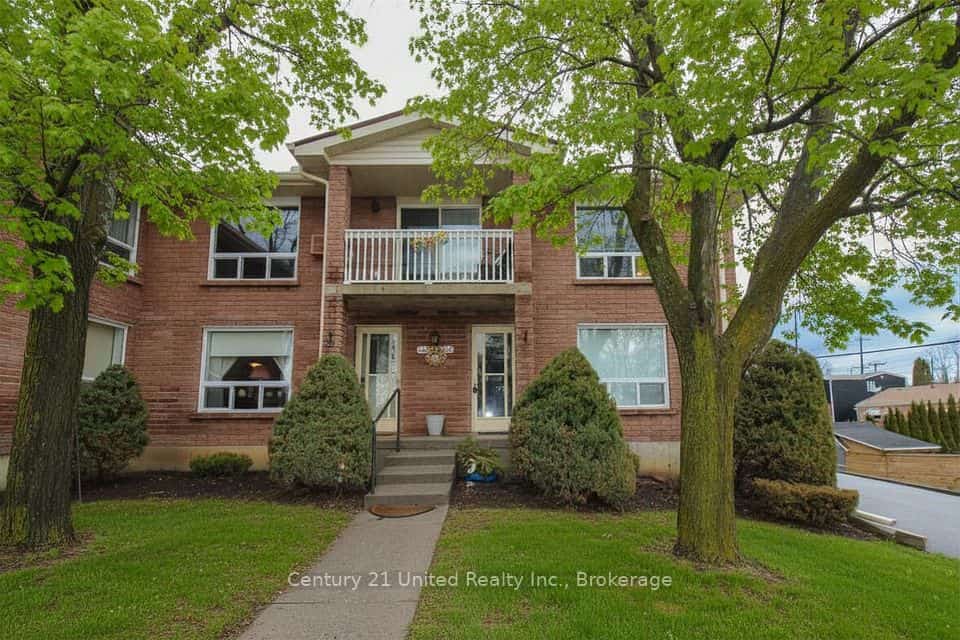 1110 Clonsilla Avenue #204, Peterborough, ON K9J 5Y5