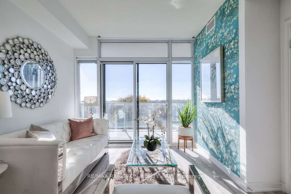Vida Condos at Bayview Village, Toronto