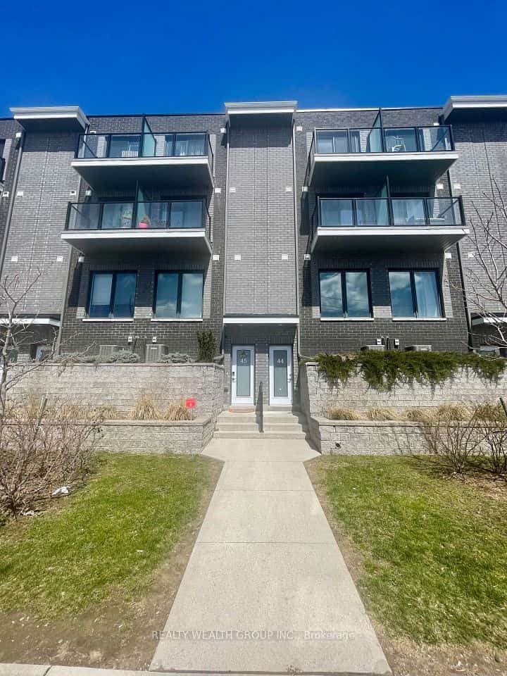 2059 Weston Road #44, Toronto, ON M9N 1X7