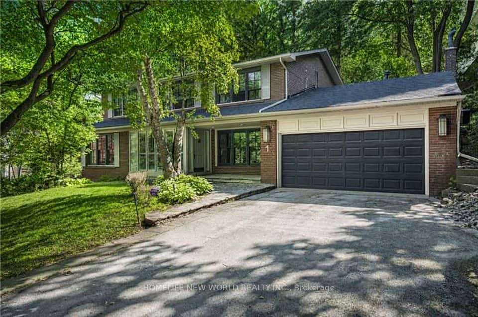 1 Campbell Crescent, Toronto, ON M2P 1P1