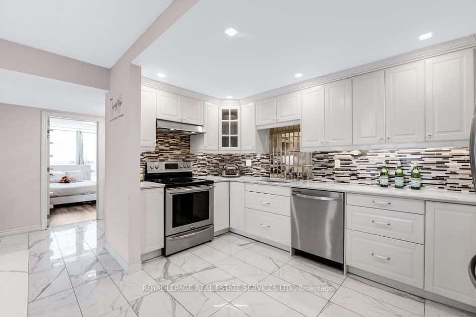 20 Speers Road #605, Oakville, ON L6K 3R5
