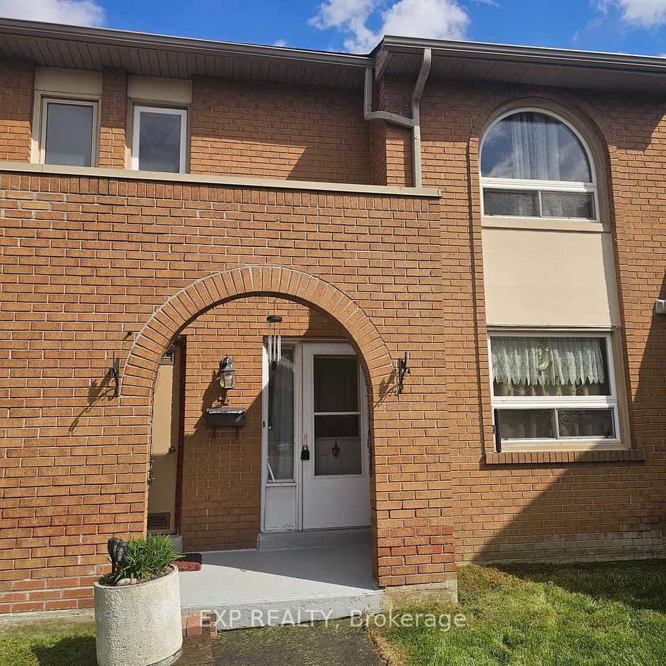 1180 Mississauga Valley Boulevard #4, Mississauga, ON L5A 3M9
