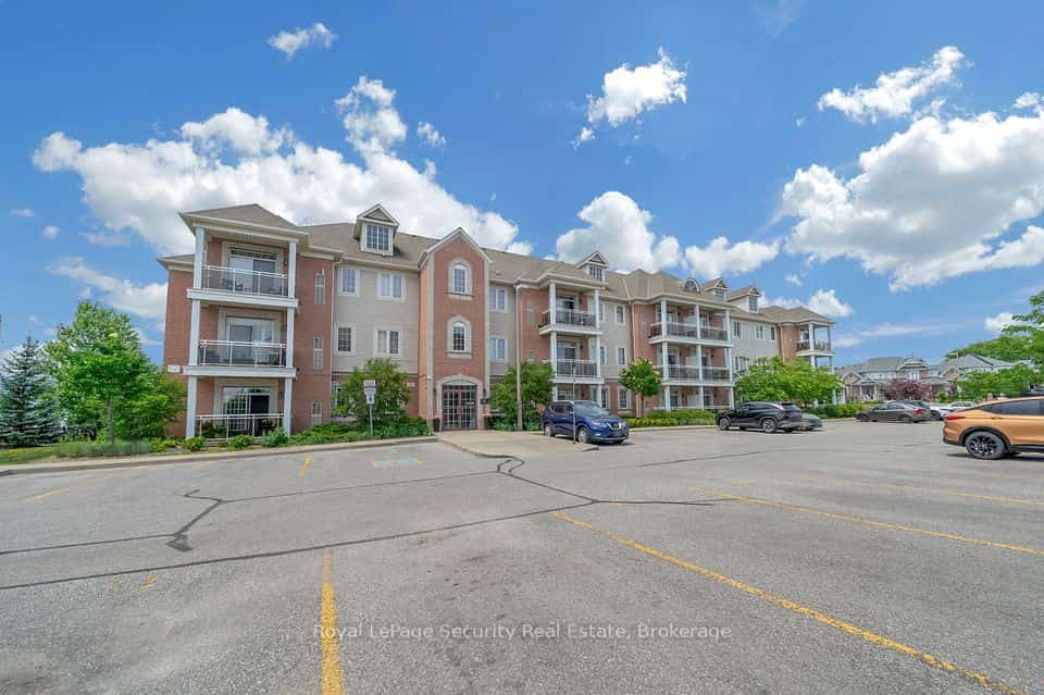 52 Harvey Johnston Way #101, Whitby, ON L1M 0J7