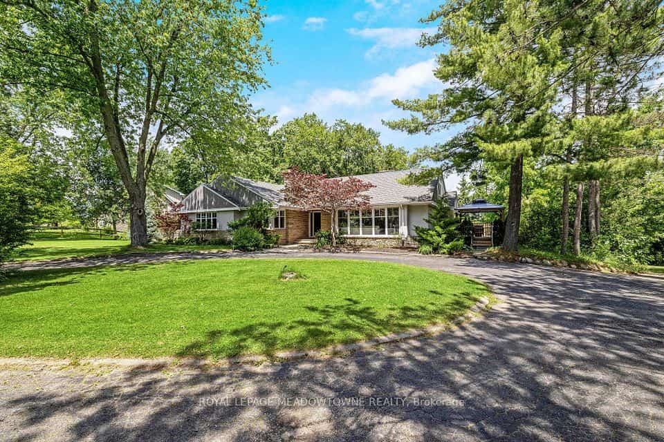 161 Confederation Street, Halton Hills, ON L7G 4S8