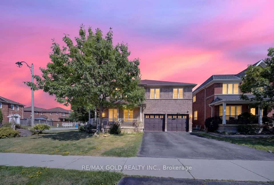 4 SUNNYVIEW Road, Brampton, ON L7A 3E3