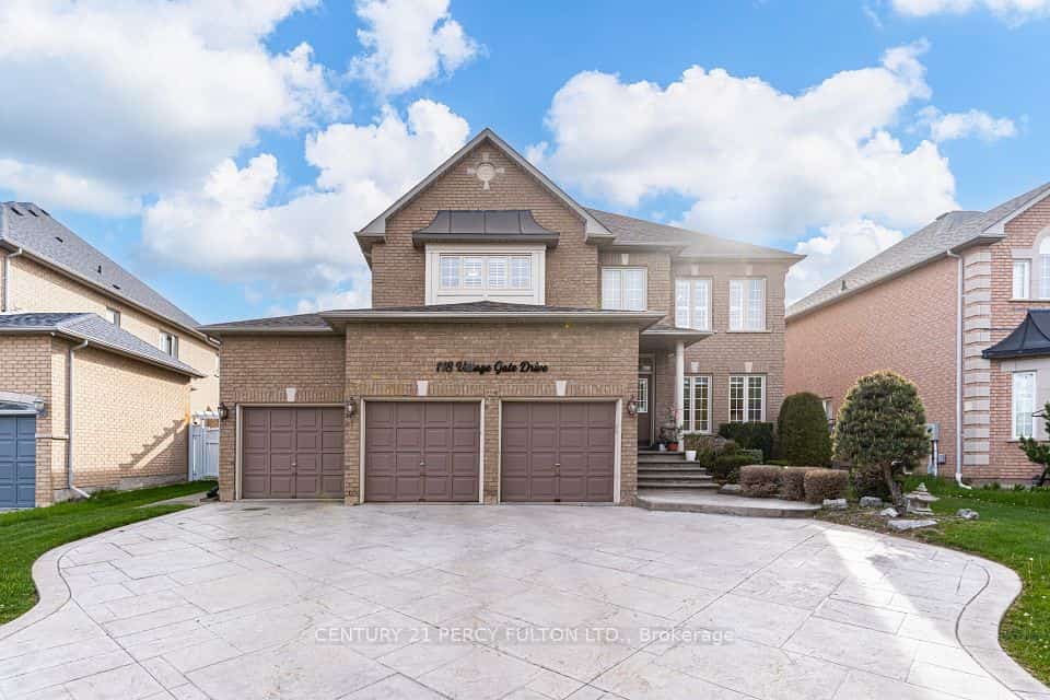 118 Village Gate Drive, Markham, ON L6C 1W5
