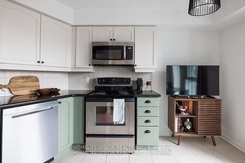 18 Valley Woods Road #902, Toronto, ON M3A 0A1