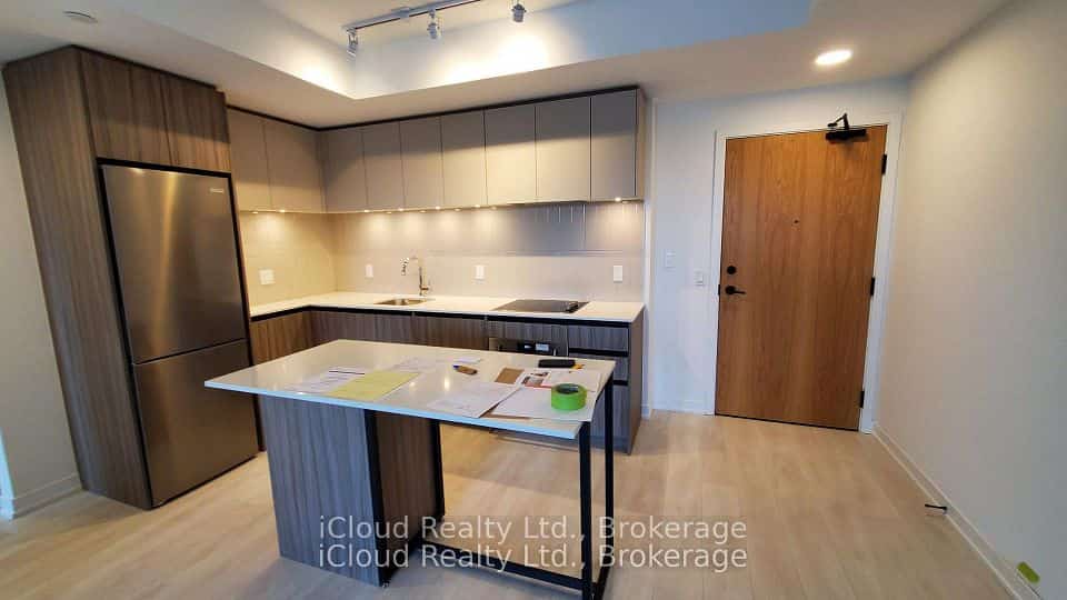7950 Bathurst Street #210, Vaughan, ON L4J 0L4