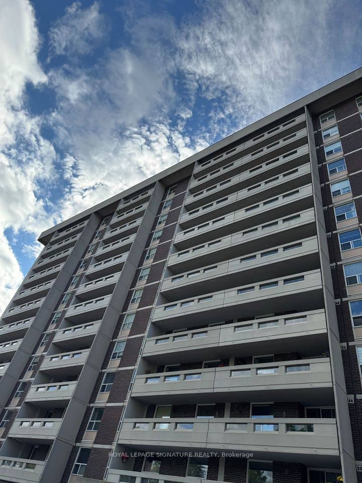 60 Inverlochy Boulevard, Markham
